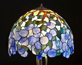 Stained Glass Lamp, Hydrangea Centerpiece, Snowball, Hydrangea Flowers,  Table Lamp, Home Decor, Bedside Lamp, Lampshade, Bedside Lamp