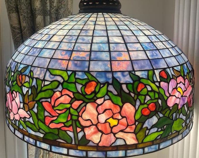 24" Border Peony Tiffany lamp