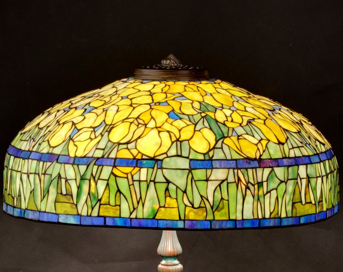 22" Tulip lamp