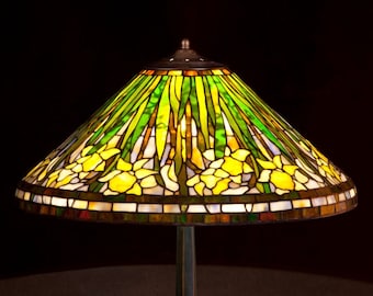 20" Daffodil Tiffany lamp, Desk Lamp, Stained Glass Lamp, Dining Room Light, Table Lamp, Tiffany Studios, Office Lamp, Dining Room Light