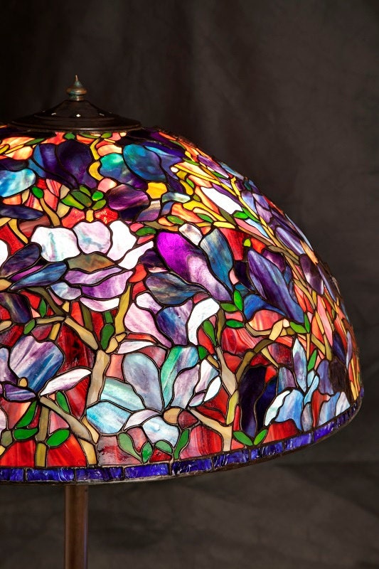 Tiffany magnolia lamp deals