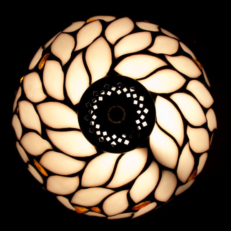 Kleine Lampe, Nachttischlampe, Nachttischdekor, Nachttischlampe, Bernsteinglaslampe, Bernsteinlampe, Bernsteindekor, Buntglaslampe, kleiner Lampenschirm Bild 4