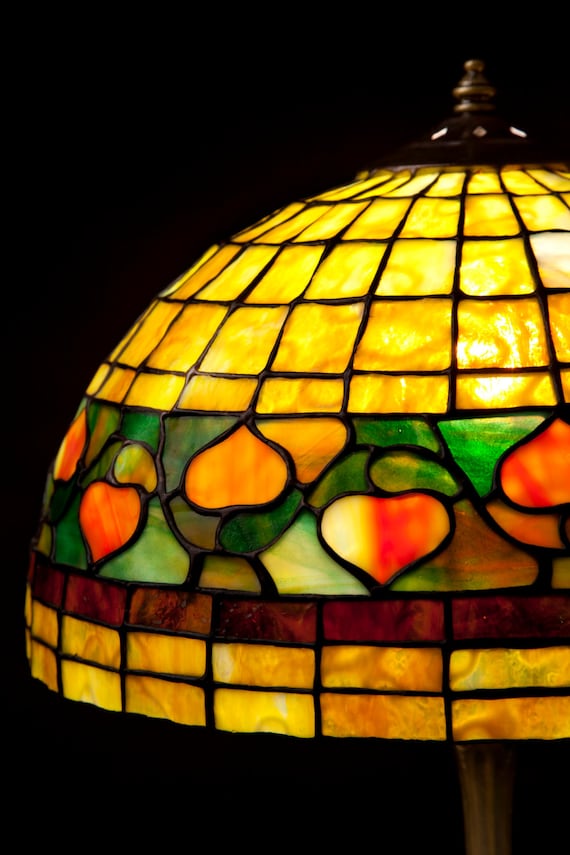 Buntglaslampe Im Vintage-Stil – Tischlampe Mit Handgefertigtem Lampenschirm, LED Inkl., Ahornblatt-Design