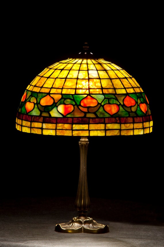 Classic Designs Table Lamp Bedside Lamp Desk Lamp Stained Glass Lamp Tiffany Style Lamp Stain Glass Lamp Shade Acorn Lamp Decor