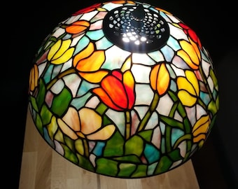 14" Tulip, Tiffany lamp, Table Lamp, Desk Lamp, Stained Glass Lamp, Bedside Lamp, Home Decor, Art deco lamp, Night lamp, Antique lighting