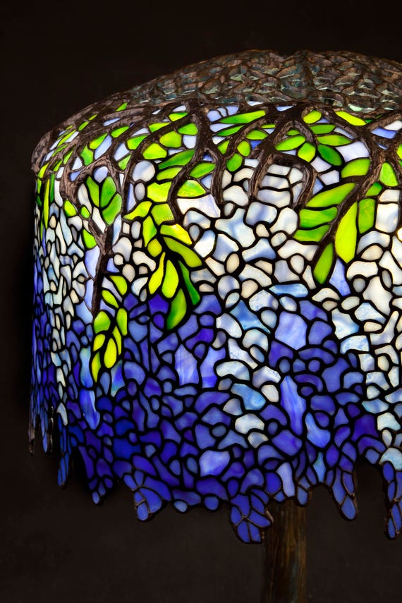 Wisteria tiffany 2024 style lamp