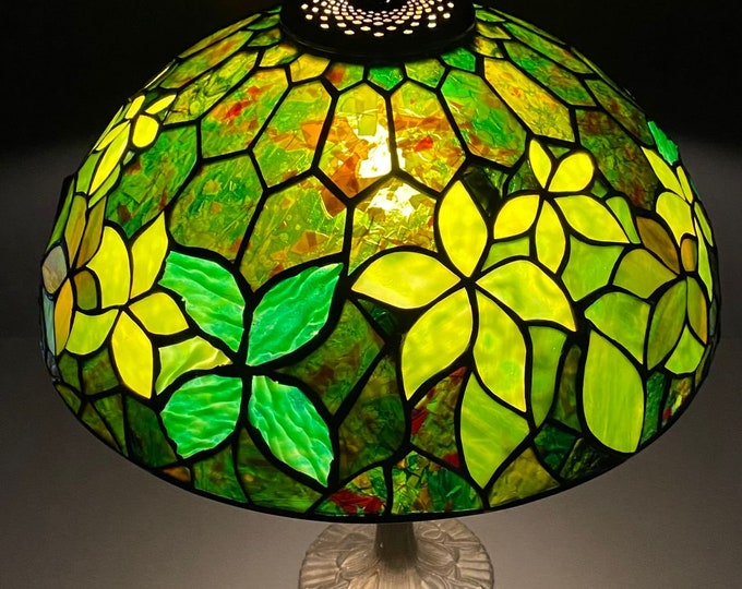 16" Dogwood Tiffany Lamp