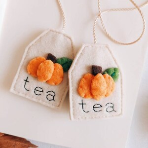 Felt Tea bag bookmark with Pumpkin Autumnal bookmark Halloween gift image 2