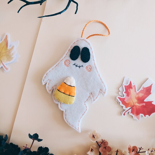 Decoro di Halloween con Fantasma, Spooky  Trick or Treat, Autunno, Nursery Ornament.