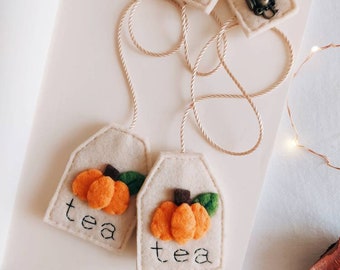 Felt Tea bag bookmark with Pumpkin - Autumnal bookmark - Halloween gift -