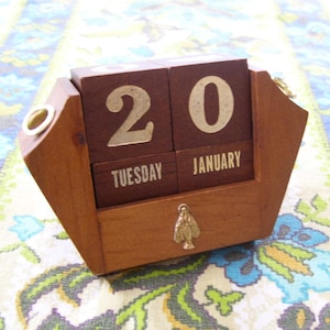 Wood Perpetual Block Calendar and Pen Holder Religious Emblem