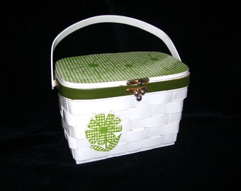 Signed Caro-Nan Woven Basket Purse Box Purse White and Green Vintage