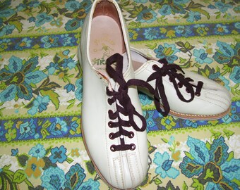Narrow bowling shoes clearance