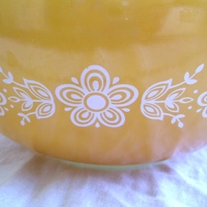 Pyrex Butterfly Pattern Bowl 4qt Princess Vintage image 3