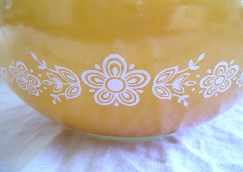 Pyrex Butterfly Pattern Bowl 4qt Princess Vintage image 3