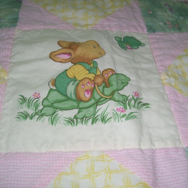 Bebé tejido a mano color rosa, verde, amarillo Vintage