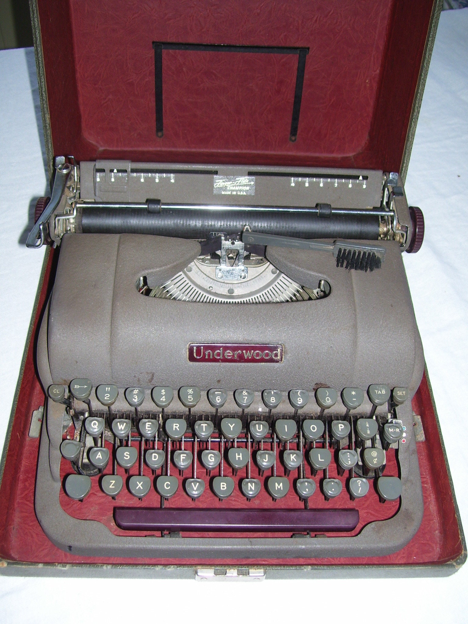 Underwood standard portable Typewriter | Antique