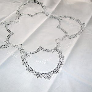 NIB White Crochet Embroidered Tablecloth Napkins Set Cotton Square 33x33 inches