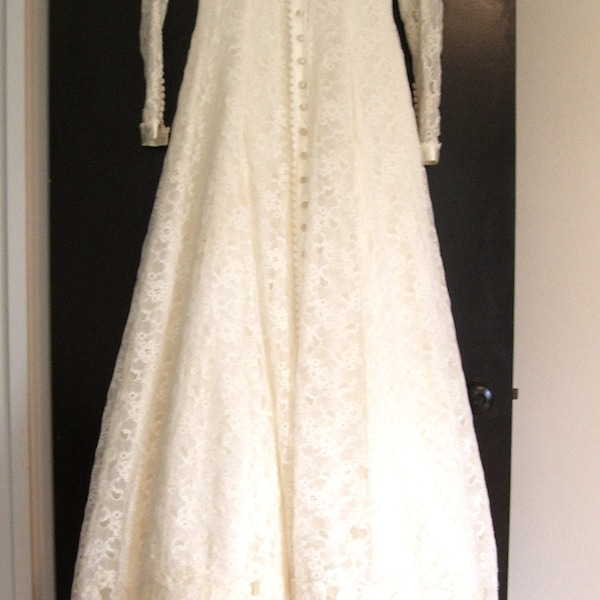 Ivory Lace Wedding Dress Tulle and Crinoline A Line Flare High Neck Long Sleeve Bridal Gown Sz 0/2 1950s Handmade Vintage