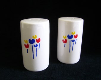 Riva Designs Tulips Salt and Pepper Shakers Vintage