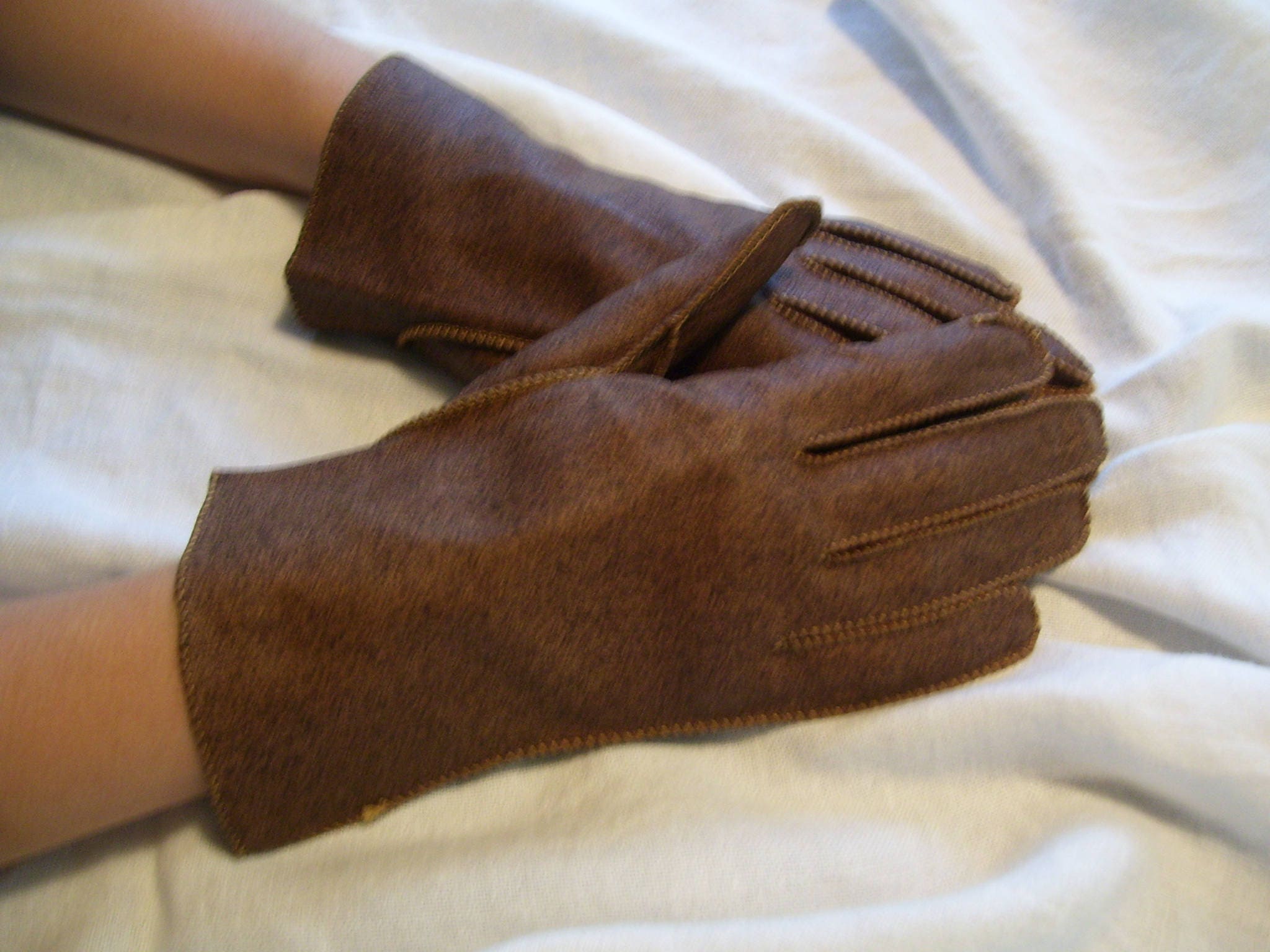 Accessories Gloves & Mittens Evening & Formal Gloves Vintage NOS New Dead Stock White Nylon Embroidered Scalloped Gloves---Size 6 to 6 1/2---Glove Auction #649---0721 