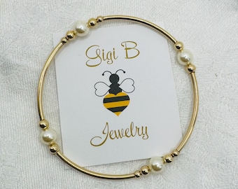 Mini Grateful Pearl with Small 6mm Cream Pearls