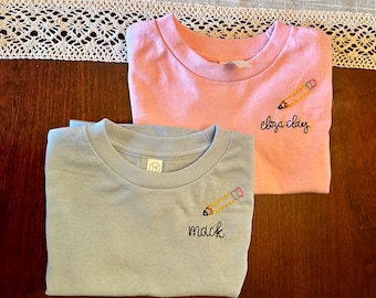 Handgeborduurd Back to School-shirt aanpasbaar