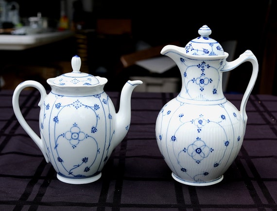 Antique Kettle Schumann Bavaria Germany and Porcelain, Indian Blue 