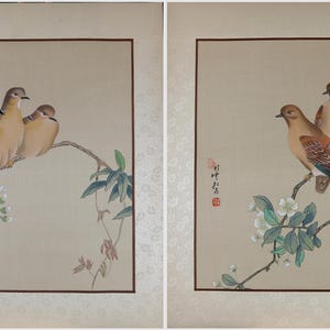 Una coppia di piccioni selvatici, una coppia di acquerelli asiatici su carta di seta, un dipinto orientale su seta, un dipinto cinese d'epoca