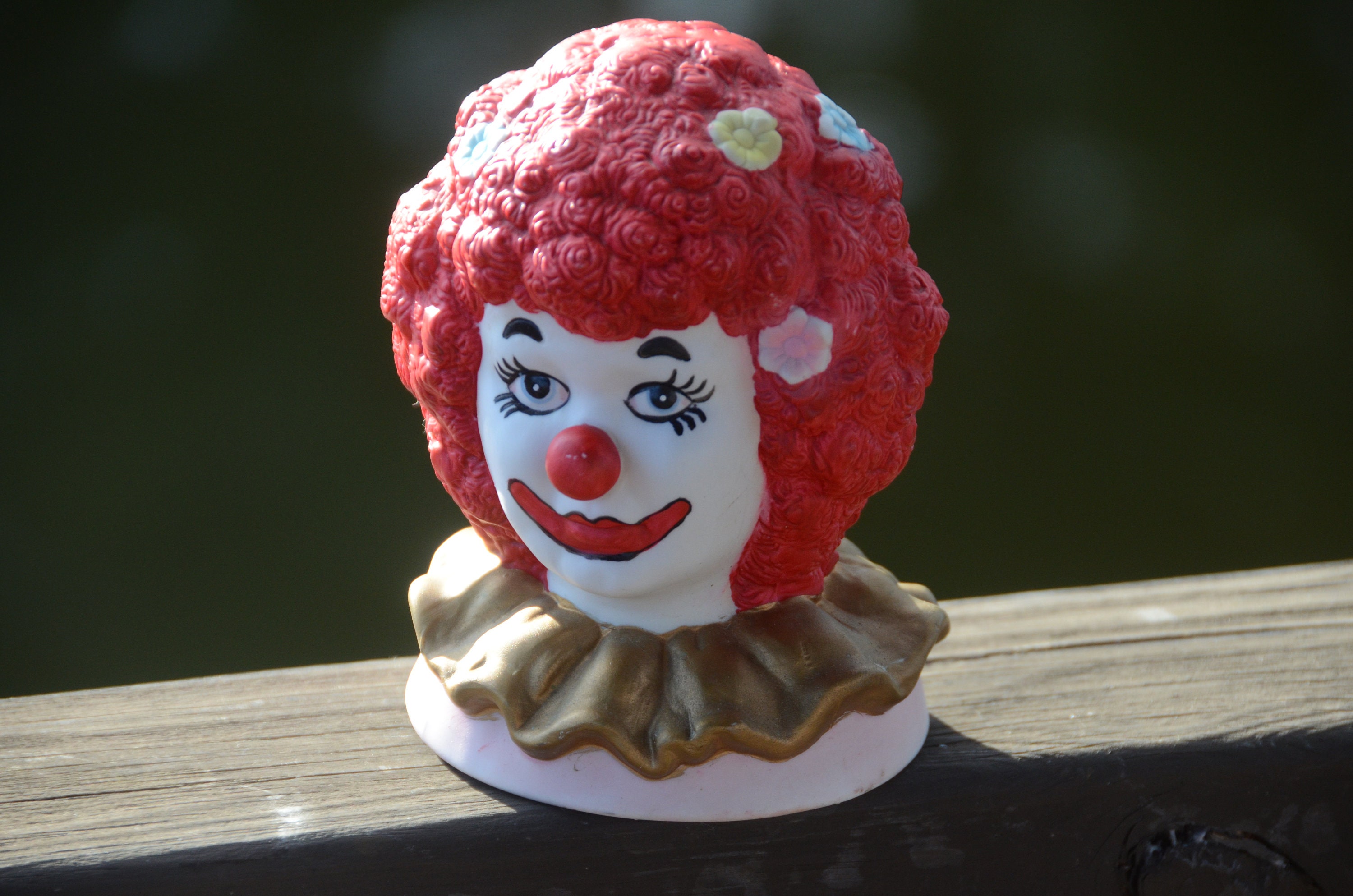 ヴィンテージ ピエロ オルゴール：不気味なサーカス装飾 | ロナルド