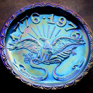 ¡AMERICA! ¿Fenton? Placa Conmemorativa del Bicentenario de Vidrio de Carnaval 1776-1976 / Patriotismo Americano/Historia de Estados Unidos Independencia de Estados Unidos#Z53 -MAGA