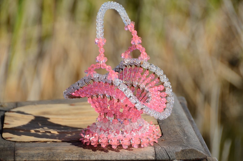 Pink and White Beaded Kitschy Safety Pin Basket Christmas|Grandma/'s House|Pink Easter Basket #N208 Kitschy Basket Retro SAFETY PIN Basket