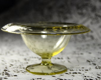 Vintage Heisey Yellow Etched Glass Bowl | Rolled Edge Pedestal Dish #161197