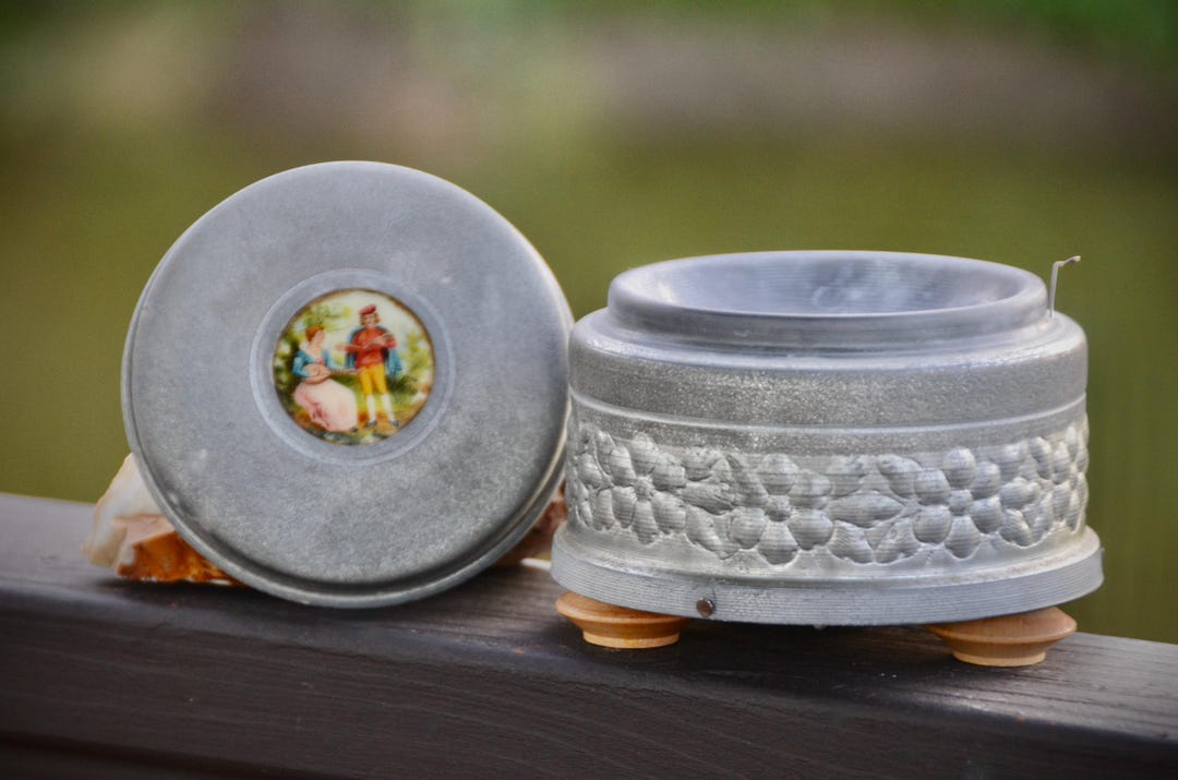 Musical Powder Box Antique Metal POWDER MUSIC BOX | Victorian Jewelry Powder Box | Musical ...