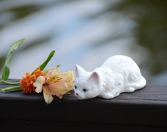 WHITE CAT China Figurine | Porcelain Kitty Figurine Bone China | Crouching Cat | Cat Collectibles | Gifts for Cat Lovers XX122