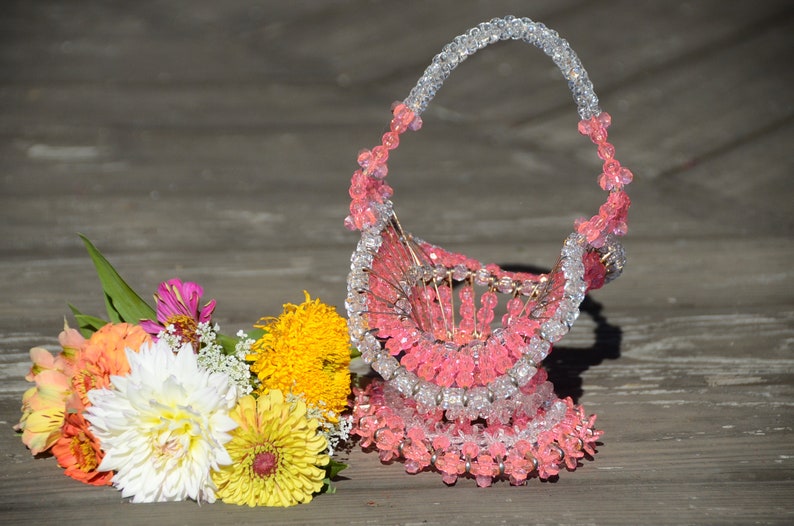 Pink and White Beaded Kitschy Safety Pin Basket Christmas|Grandma/'s House|Pink Easter Basket #N208 Kitschy Basket Retro SAFETY PIN Basket