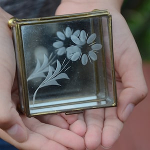 Etched Glass JEWELRY CASKET with Daisy or Sunflower | Mirrored Jewelry Box | Ring Box|Alternative Ring Pillow|Mexico Brass Glass Box #N10-01