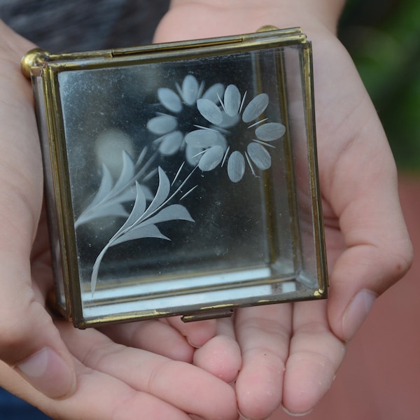 Etched Glass JEWELRY CASKET with Daisy or Sunflower | Mirrored Jewelry Box | Ring Box|Alternative Ring Pillow|Mexico Brass Glass Box #N10-01