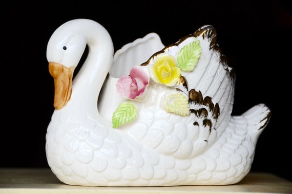 Vintage White Ceramic Swan Planter Vase Vintage White Ceramic Swan Planter Vase