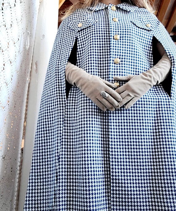 Vintage Vicky Vaughn Juniors Cape