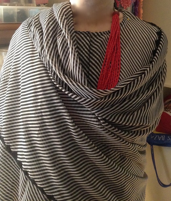 Halloween Discount 10%/1960s Caftan & Shawl/Boho/H