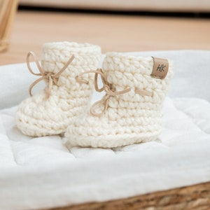 Baby slippers/ Slippers crochet, Newborn, 0-6 months and 6-12 months, Choice of colors, Baby Booties Padraig Style image 5