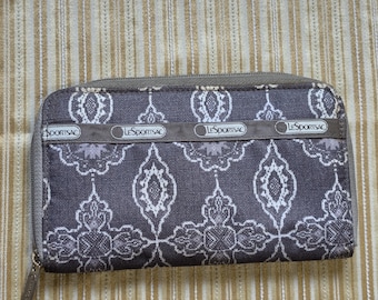 Le Sportsac zip-around wallet