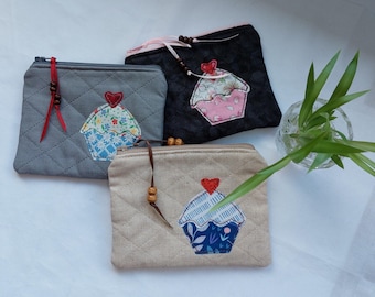 Quilted Coin Purse with Cupcake Appliqué and Heart Design - Zipped pouch, Zipped Purse