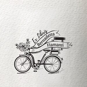 Tampon Ex Libris personnalisé : vélo, roses et livres - Cadeau bohème pour amateur de lecture