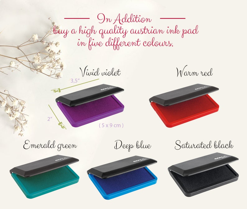 Puede incluir: Seis almohadillas de tinta en diferentes colores: violeta intenso, rojo c&aacute;lido, verde esmeralda, azul oscuro y negro saturado. Cada almohadilla mide 5 por 9 cent&iacute;metros (2 por 3,5 pulgadas).