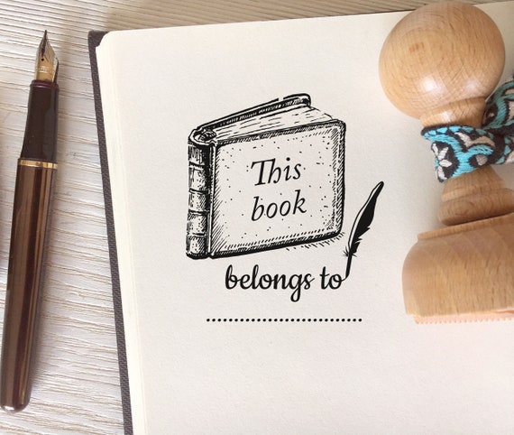 Timbro Per Libri 'Questo Libro Appartiene A' - Frase Leggere Amare Restituire - Timbro Classe