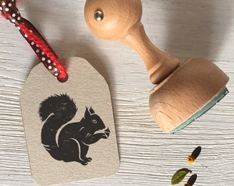 Sello de goma ARDILLA sobre mango de madera tradicional. Idea de regalo ecológico de animales salvajes. Juego de sellos y tampones. Estampador de ardilla lindo y divertido