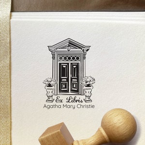 Timbro Ex Libris ENGLISH DOOR. Timbro in legno personalizzato con ARCHITETTURA in stile antico. Timbro per ex libris. Regalo in stile vintage per amanti dei libri.