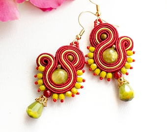 Red and green summer soutache earrings for women, small energetic beaded earrings, minimalist colorful everyday tiny earrings, gift for her